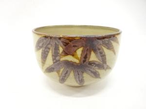 犬山焼　尾関作十郎造　鉄絵　笹　茶碗（保護箱付）